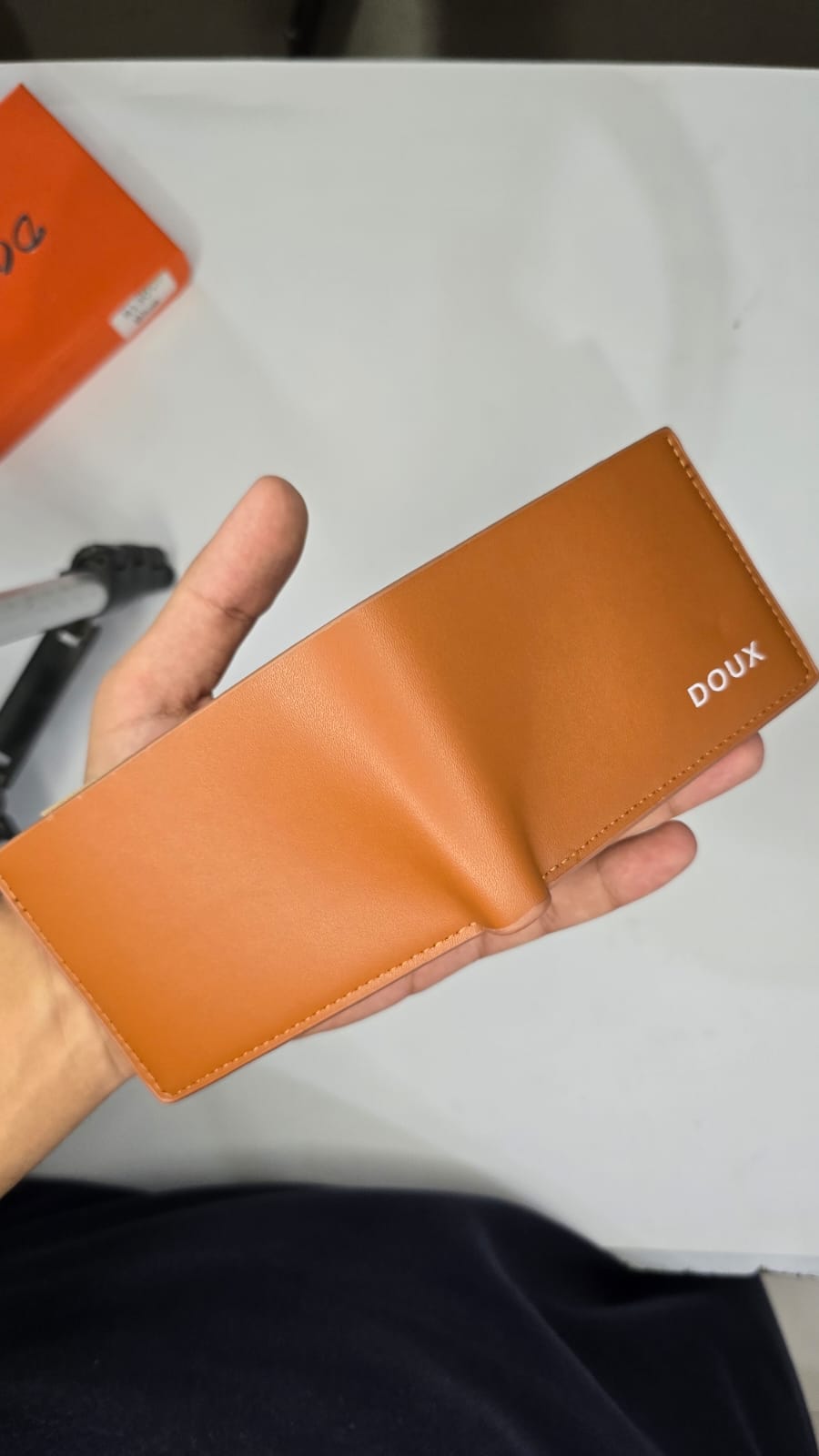 DOUX Tan Minimalist Men's Wallet – Slim Bifold Leather Style Card Holder